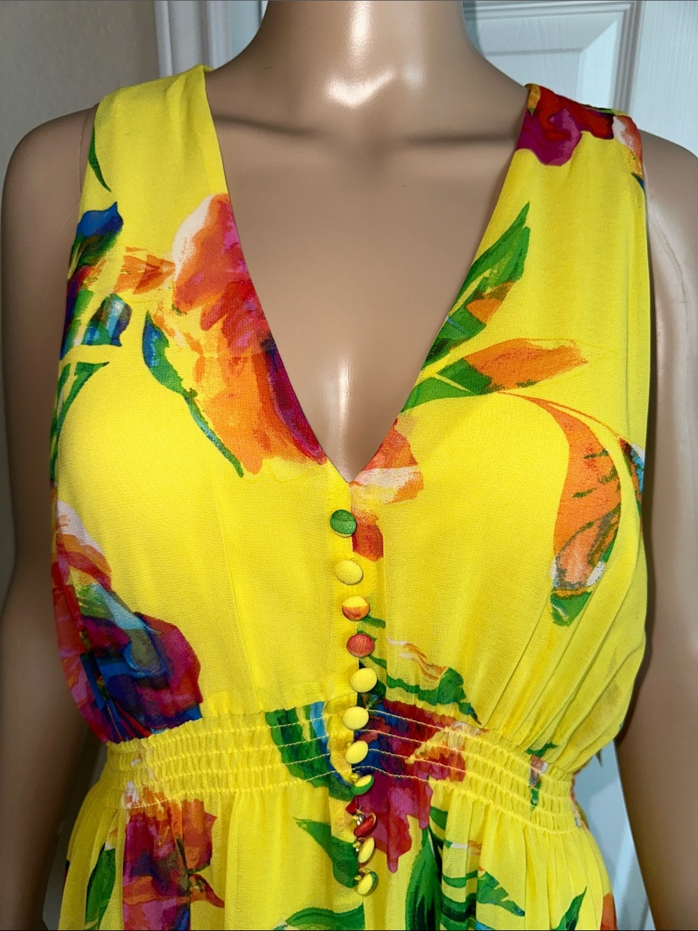 NWT Taylor Yellow Floral V-Neck Midi Dress Size 8 - Picture 4 of 14